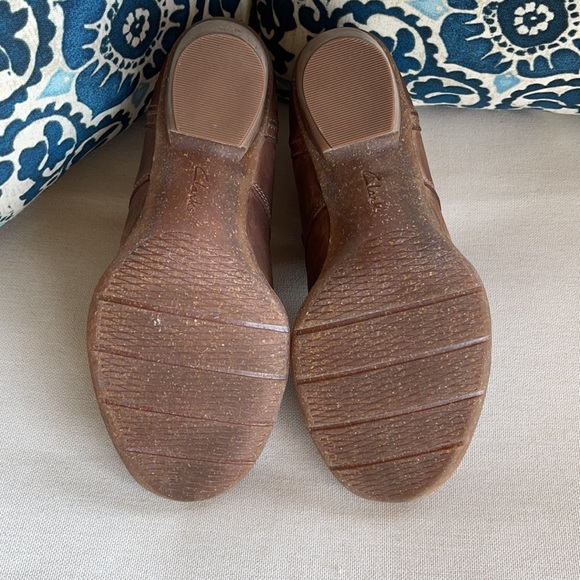 Clarks ‘Lace Up Heath Wren’ Boots Brown Distressed - Picture 6 of 6